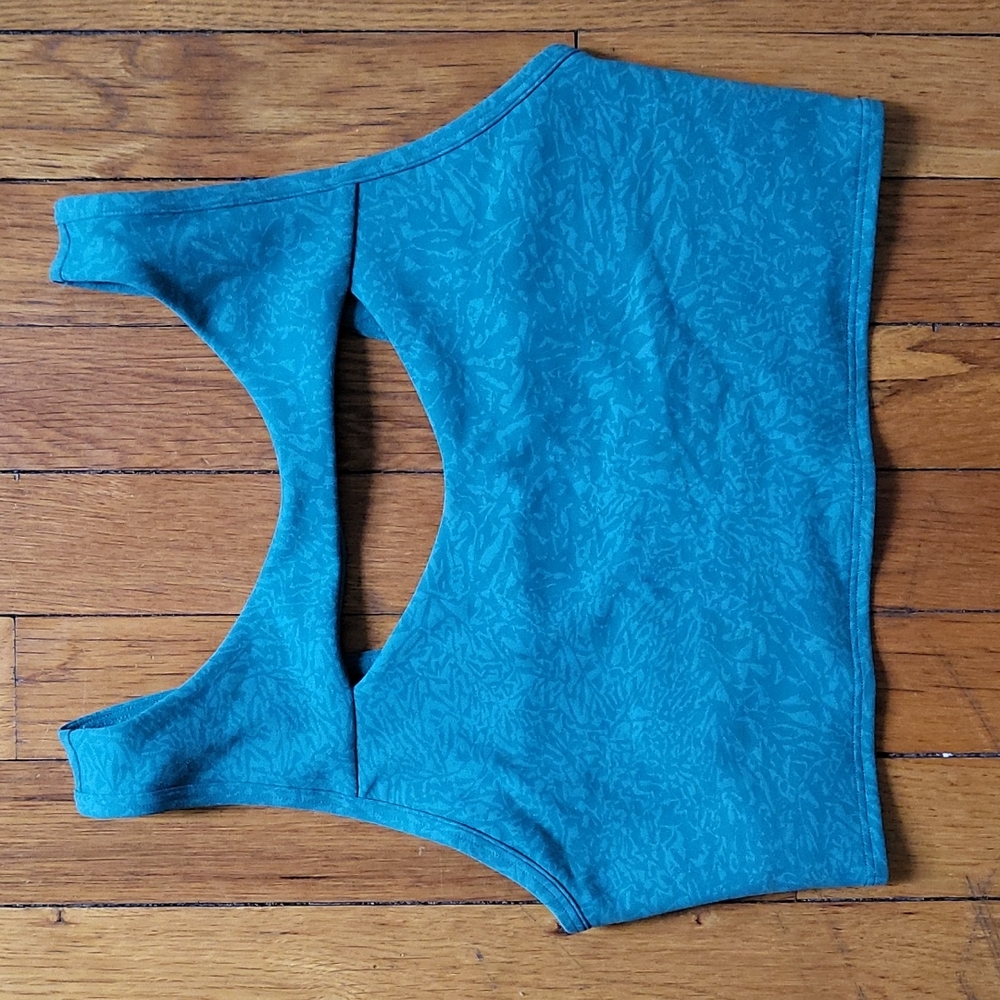 Lululemon everlux cutout train bra